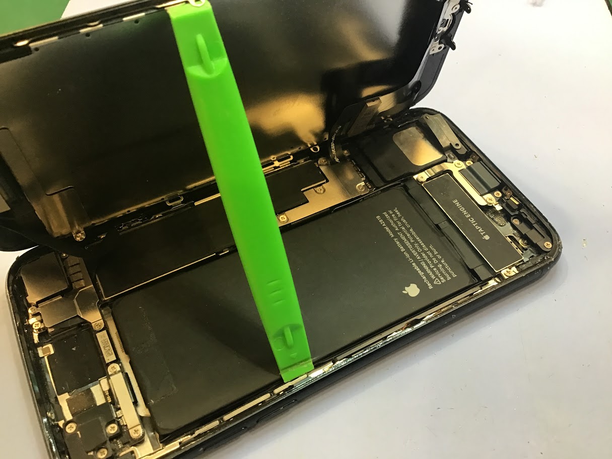 iPhone12Proバッテリー交換ならデータそのまま修理可能なスマホ修理工房セレオ甲府店へ！